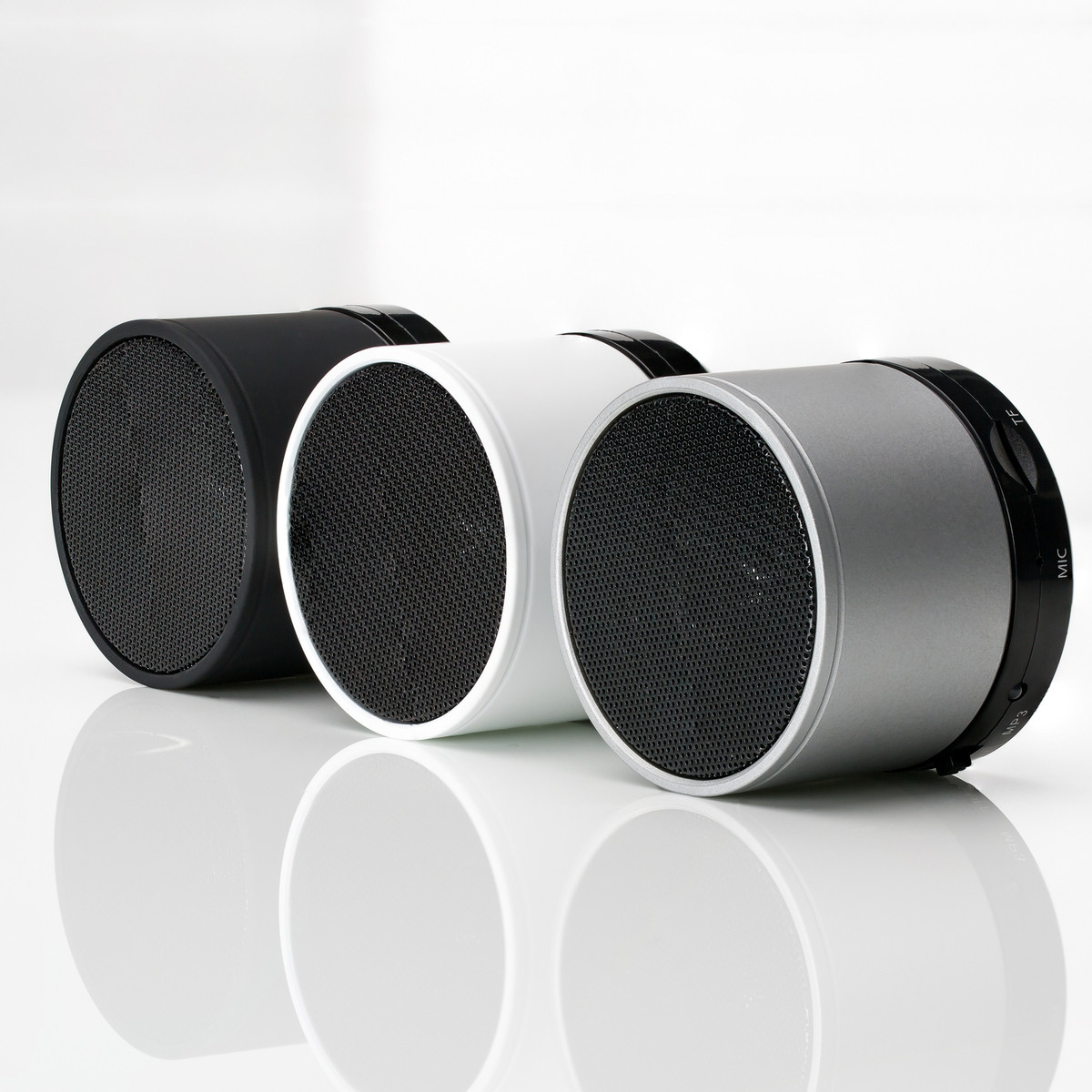 Speaker with Bluetooth® technology REEVES-FERNLEY black Speaker with Bluetooth® technology REEVES-FERNLEY black