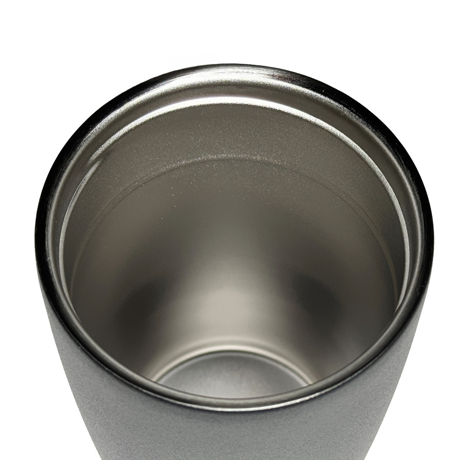 Bovenaanzicht in een myMetz thermobeker, het maximale vulniveau is zichtbaar