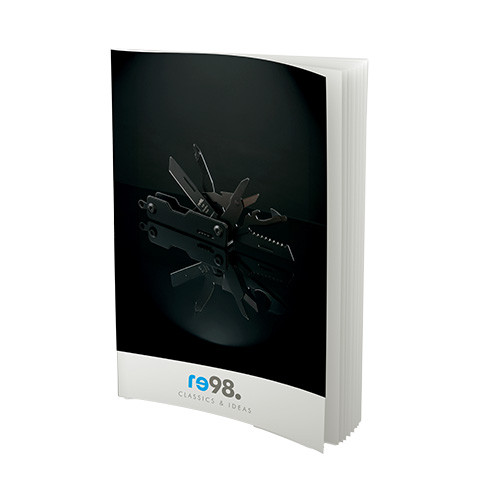 RE98 catalogus met bitset op de omslag, zwarte achtergrond