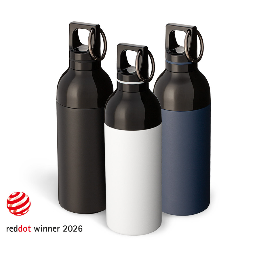 3 DUIX Steel-flessen staan naast elkaar 